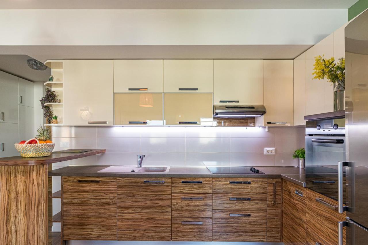 Lovely Istrian Apartment With A Private Swimming Pool And A Charming Garden バニョレ エクステリア 写真