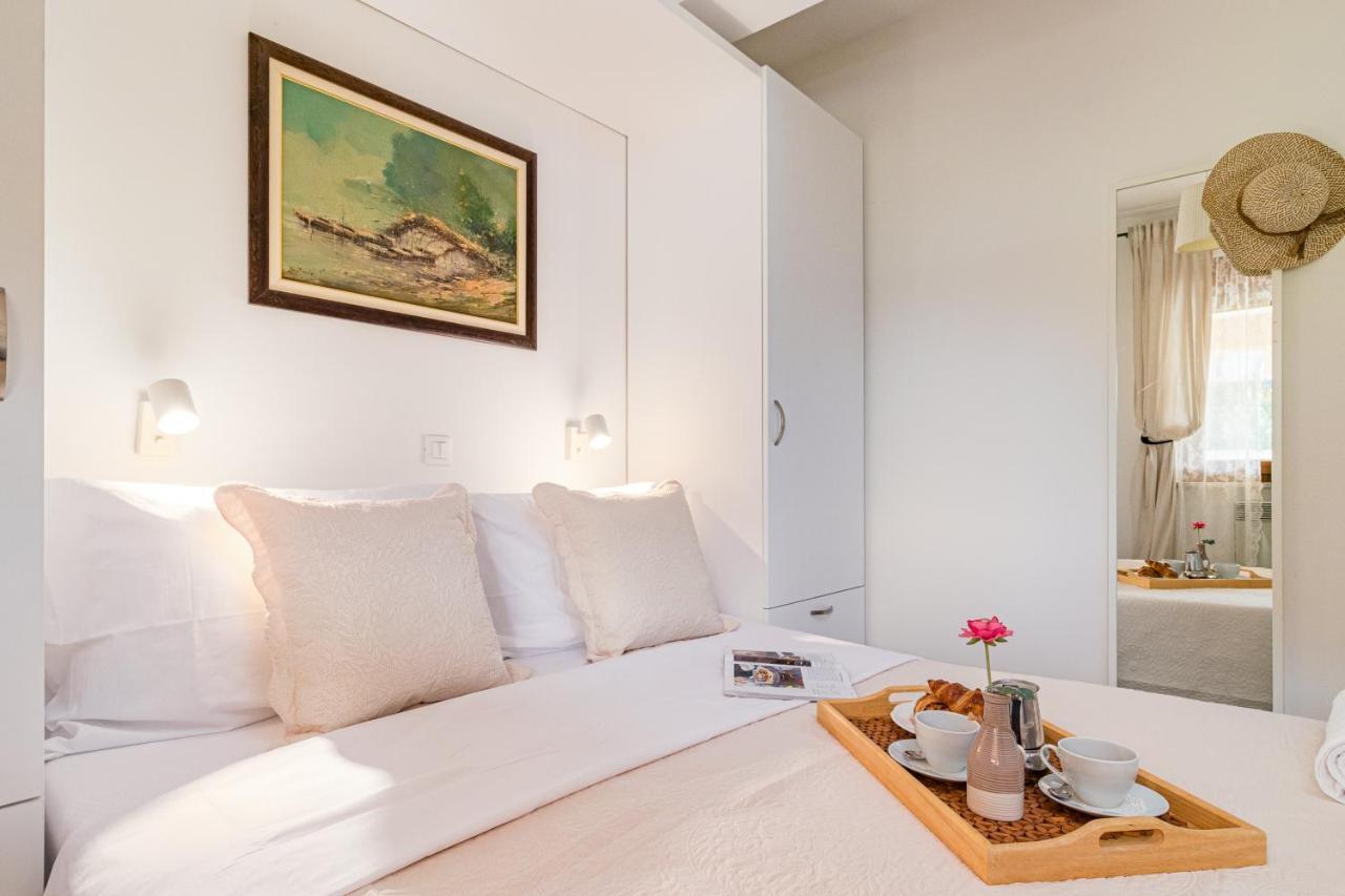 Lovely Istrian Apartment With A Private Swimming Pool And A Charming Garden バニョレ エクステリア 写真