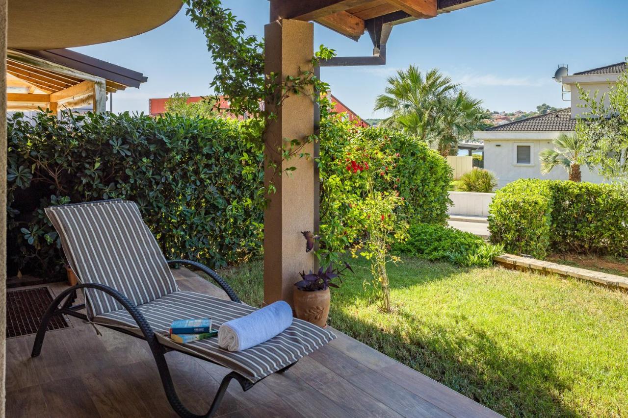 Lovely Istrian Apartment With A Private Swimming Pool And A Charming Garden バニョレ エクステリア 写真